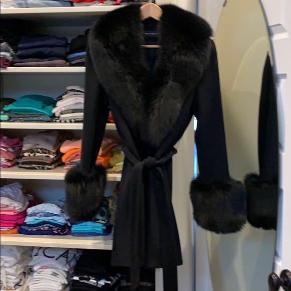 Dale dressin wool coat with fox fur trim